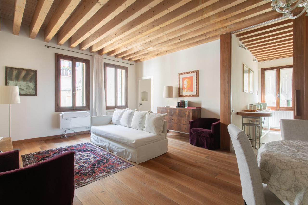 Calle Teatro Vecchio - Venezia Zewnętrze zdjęcie